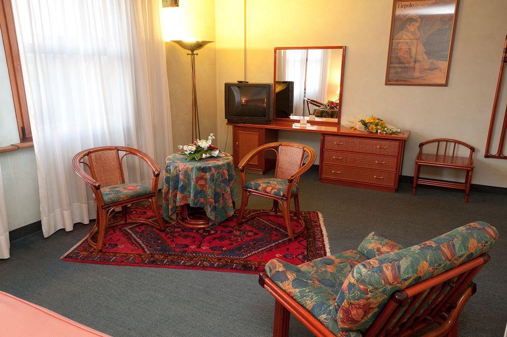 Hotel Villa Isabela SantʼAngelo Buitenkant foto